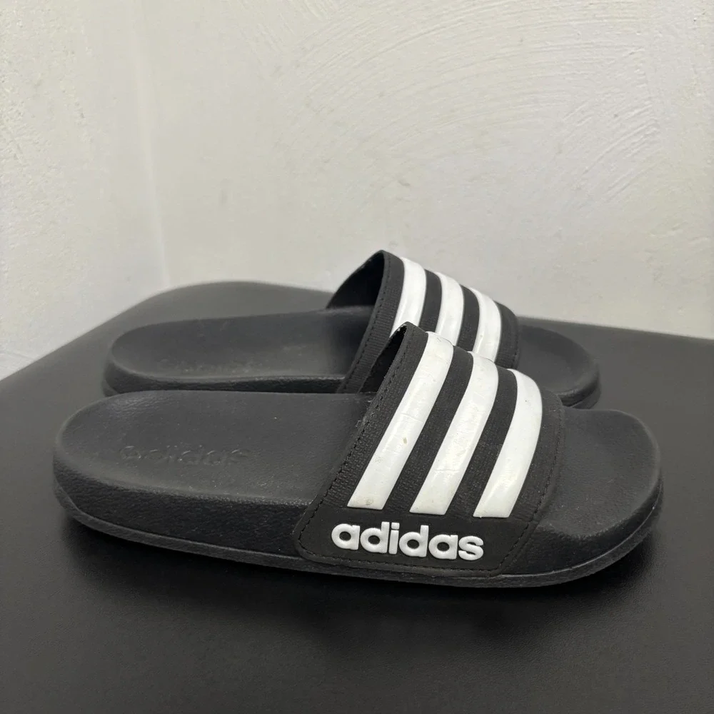 ADIDAS ADILETTE SHOWER K SLIDE SANDAL G27625 BLACK/WHITE UNISEX KID'S Size 2‎
